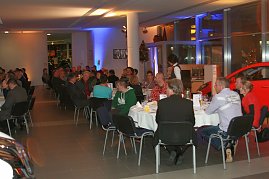 Gäste und Kunden (Foto: Katrin Rietschel/Automobile Peter GmbH )