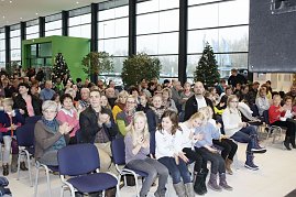 Einen Tag lang ließen sich die Kunden und Gäste in der Skoda-Autowelt Peter auf den Advent einstimmen. (Foto: Fischer/Autohaus Peter)