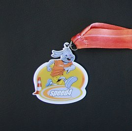 Diese "Speedy"-Medaille gibt´s für alle Finalteilnehmer in Nordhausen. (Foto: Fischer/Autohaus Peter)