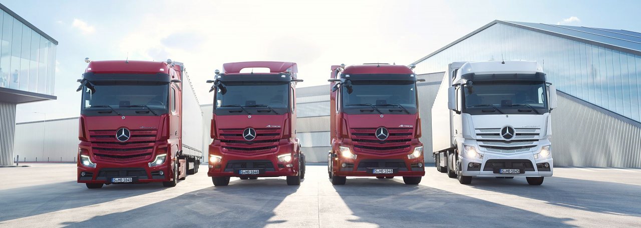 Mercedes-Benz Trucks demonstriert das Neueste seiner Lkw mit