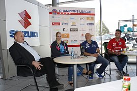 Pressekonferenz des THC im Suzuki-Autohaus der Peter-Gruppe (Foto: Fischer/Autohaus Peter)