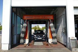 Willkommen bei Mercedes-Benz in Dessau! (Foto: Fischer/Autohaus Peter)