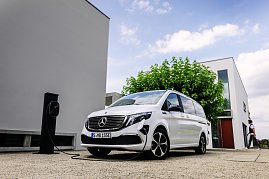 Mercedes-Benz EQV (Stromverbrauch kombiniert: 27,0 kWh/100 km; CO2-Emissionen kombiniert: 0 g/km, Angaben vorläufig) (Foto: Daimler AG)