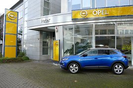 Willkommen bei Automobile Peter, dem OPEL-Händler im Herzen von Erfurt! (Foto: Fischer/Autohaus Peter)