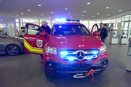 Übergabe des Kommando-Einsatzwagens