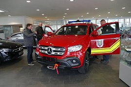 Übergabe des Kommando-Einsatzwagens