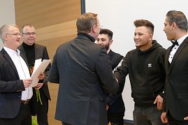 Zeugnisübergabe an unsere Mechatroniker-Gesellen