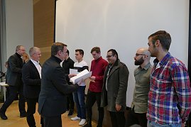 Zeugnisübergabe an unsere Mechatroniker-Gesellen