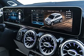 Mercedes-Benz GLA 220d [Kraftstoffverbrauch kombiniert: 4,9-4,7 l/100 km; CO2-Emissionen kombiniert: 129123 g/km] (Foto: Mercedes-Benz AG)