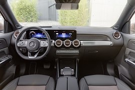 Mercedes-EQ, EQB, 2021; Electric Art Line; EQB 350 4MATIC (Stromverbrauch kombiniert: 16,2 kWh/100 km; CO2-Emissionen kombiniert: 0 g/km) (Foto: Mercedes-Benz AG)