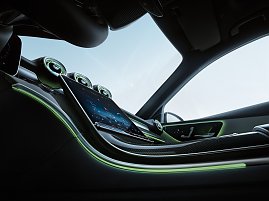 C-Klasse T-Modell - Neues Design mit fahrerorientiertem Touch-Display. (Foto: Mercedes-Benz AG)