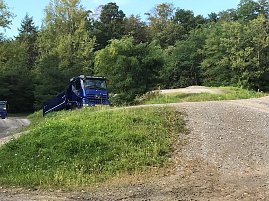Eindr&uuml;cke vom Fahrzeugtest unter m&ouml;glichen Extrembedingungen einer Baustelle. Besondere Herausforderung: verschlei&szlig;freies Anhalten und Anfahren am Berg.