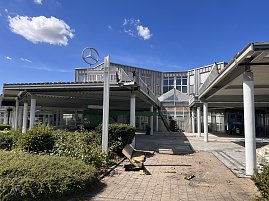 Entwicklung auf der Baustelle des neuen Mercedes-Benz-Centers in Nordhausen 