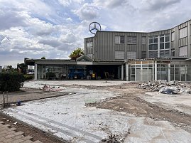 Entwicklung auf der Baustelle des neuen Mercedes-Benz-Centers in Nordhausen 