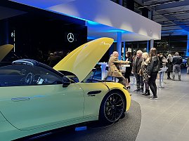 Mercedes-AMG SL 63 4MATIC+ Roadster | WLTP: Kraftstoffverbrauch kombiniert: 13,2-12,8 l/100 km; CO2-Emissionen kombiniert: 299-291 g/km.[1][2]