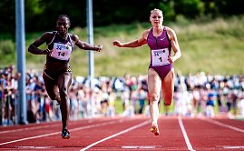 INT. NORDTHÜRINGER LEICHTATHLETIKMEETING - SONDERSHAUSEN