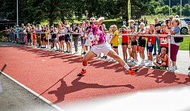 INT. NORDTHÜRINGER LEICHTATHLETIKMEETING - SONDERSHAUSEN