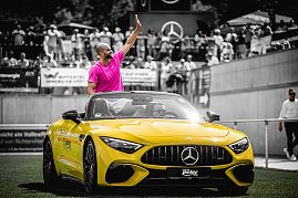 Julian Weber im Mercedes-AMG SL 63 S E PERFORMANCE  [Energieverbrauch gewichtet, kombiniert: 11,5 kWh/100 km plus 7,7 l/100 km | Kraftstoffverbrauch kombiniert bei entladener Batterie: 11,7 l/100 km | CO2-Emissionen gewichtet, kombiniert: 175 g/km | CO2-Klasse gewichtet, kombiniert: F | CO2-Klasse bei entladener Batterie: G]