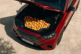 er neue Mercedes-Benz GLC 400 4MATIC mit EQ Technologie. Energieverbrauch kombiniert: 14,9-18,8 kWh/100 km | CO2-Emissionen kombiniert: 0 g/km | CO2-Klasse: A [1] Exterieur: AMG Line Plus, MANUFAKTUR patagonienrot metallic [1] Die Angaben sind vorläufig. Es liegen bislang weder bestätigte Werte von einer amtlich anerkannten Prüforganisation noch eine EG-Typgenehmigung noch eine Konformitätsbescheinigung mit amtlichen Werten vor. Abweichungen zwischen den Angaben und den amtlichen Werten sind möglich. (Foto: Mercedes-Benz AG)