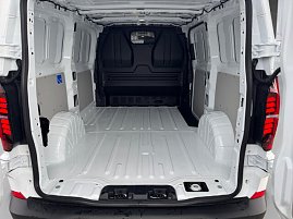 VW Transporter (Blick in den Laderaum) (Foto: Autohaus Peter)