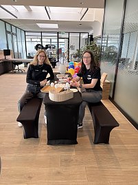 Unser Team hatte alles dabei, was man benötigt, um tolle Kreationen auf Ostereier zu malen.