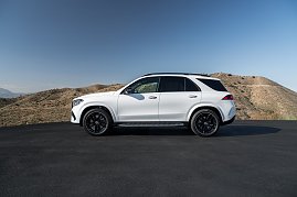 Der neue Mercedes-Benz GLE von der Seite.