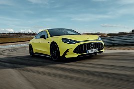 Das neue Mercedes-AMG GT 4-Türer Coupé von vorne.