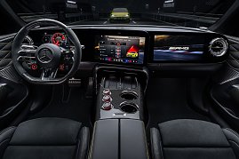 Das Cockpit im neuen Mercedes-AMG GT 4-Türer Coupé.