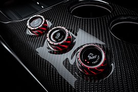 Die Mittelkonsole des neuen Mercedes-AMG GT 4-Türer Coupés.