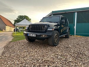 Immenrode - Kombinierte Werte gem. WLTP f&uuml;r den Jeep&reg; Wrangler Benziner Sahara: Kraftstoffverbrauch 11,1 l/100 km; CO2-Emission 250 g/km; CO2-Klasse: G