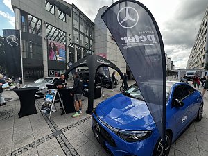 Bilder von den Impressionen am Stand, am Streckenrand und vom Läuferteam.