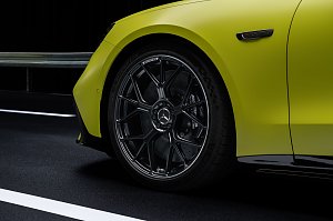 Das Vorderrad des neuen Mercedes-AMG GT 4-Türer Coupés.