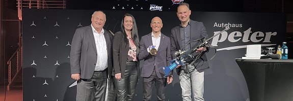 Helmut Peter, Christina Dort, Erik Lesser und Andreas Peter (v.l.n.r.) (Autohaus Peter)