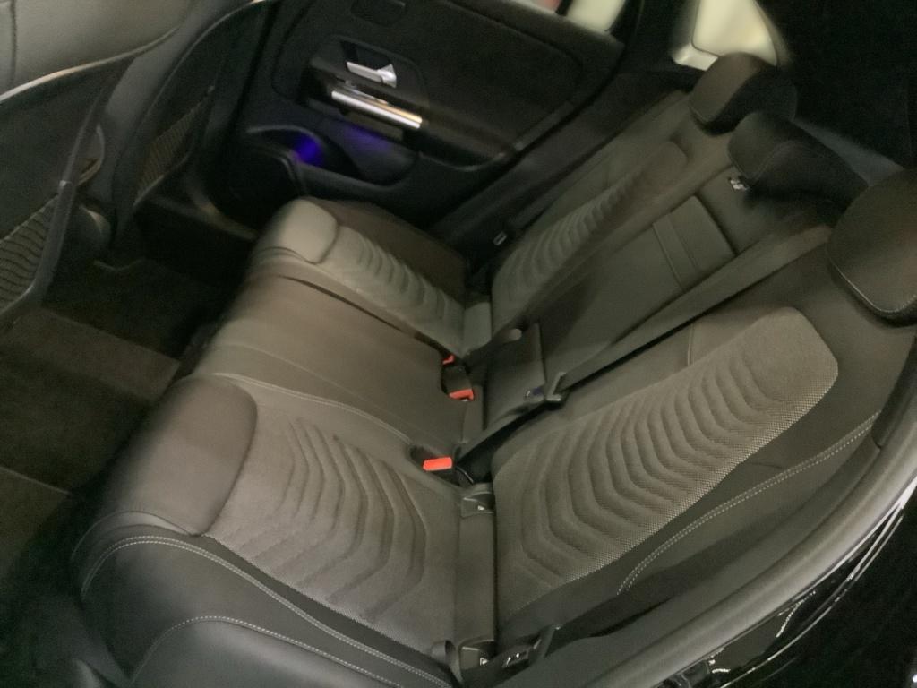 Mercedes-Benz GLA 220 4MATIC +NIGHT+19+PANO+8G+MULTIBEAM+AHK+ Mercedes-Benz GLA 220 4MATIC +NIGHT+19+PANO+8G+MULTIBEAM+AHK+