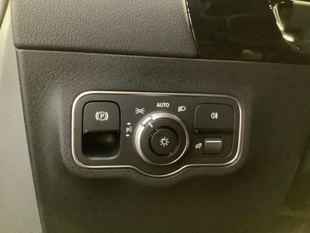 Mercedes-Benz GLA 220 4MATIC +NIGHT+19+PANO+8G+MULTIBEAM+AHK+ Mercedes-Benz GLA 220 4MATIC +NIGHT+19+PANO+8G+MULTIBEAM+AHK+