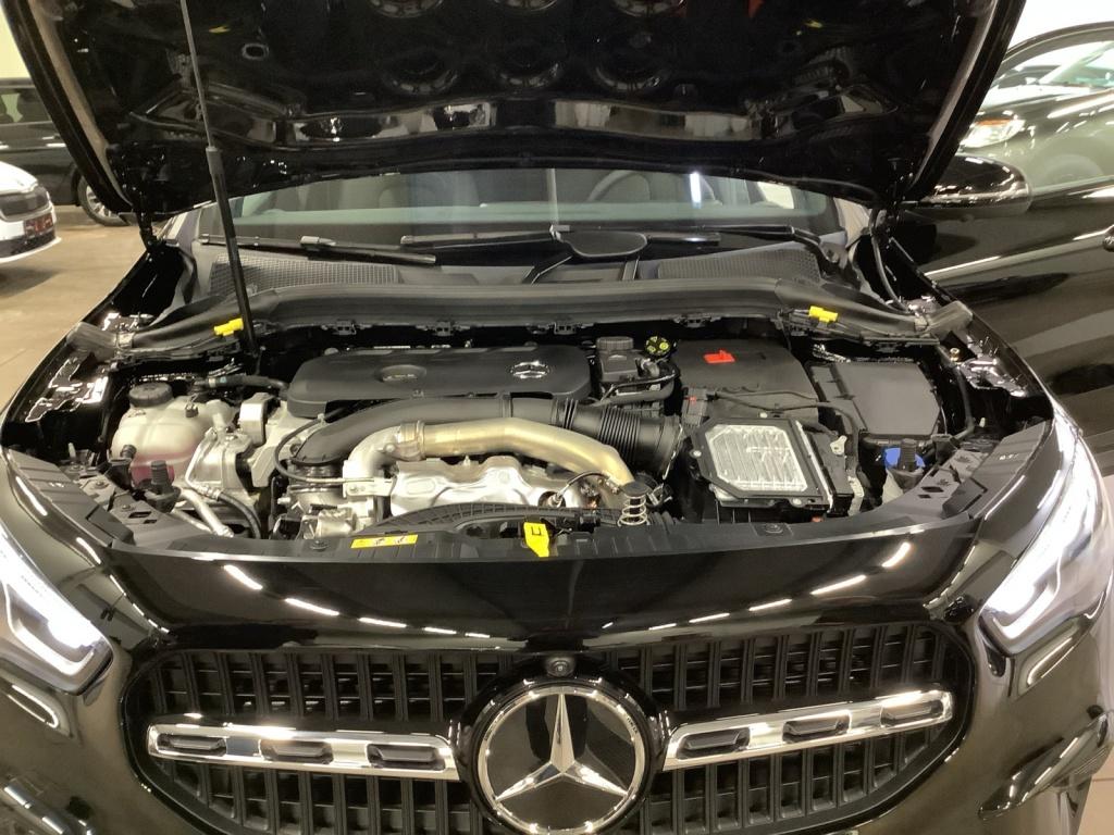 Mercedes-Benz GLA 220 4MATIC +NIGHT+19+PANO+8G+MULTIBEAM+AHK+ Mercedes-Benz GLA 220 4MATIC +NIGHT+19+PANO+8G+MULTIBEAM+AHK+