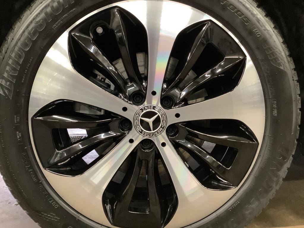 Mercedes-Benz GLA 220 4MATIC +NIGHT+19+PANO+8G+MULTIBEAM+AHK+ Mercedes-Benz GLA 220 4MATIC +NIGHT+19+PANO+8G+MULTIBEAM+AHK+