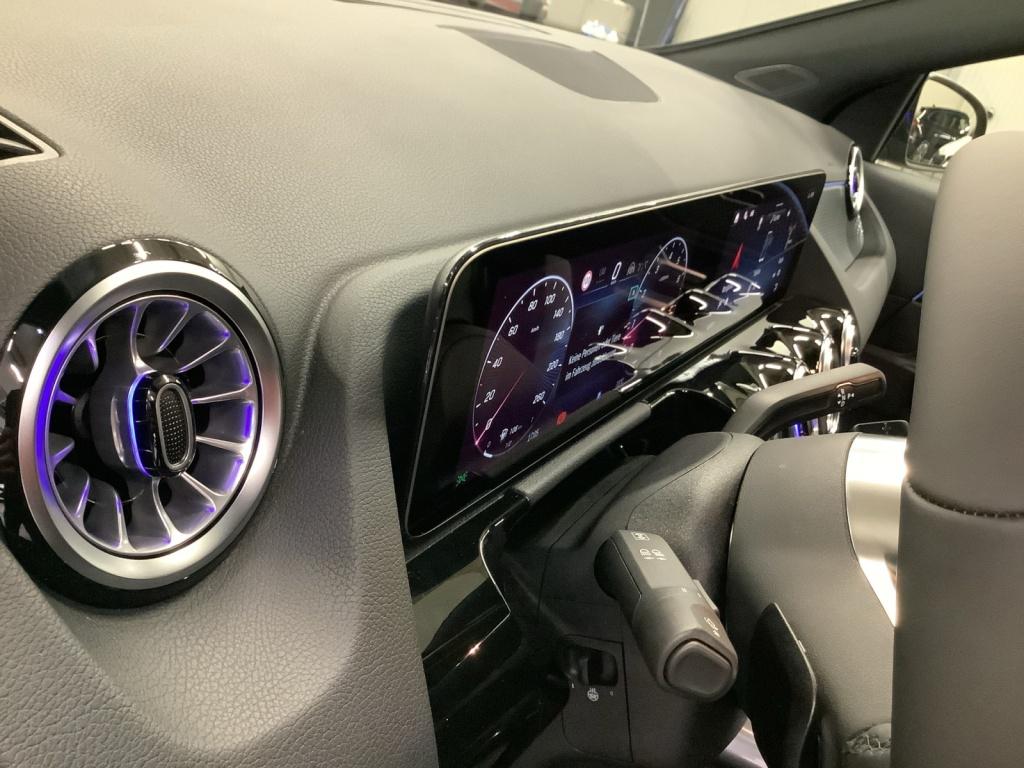 Mercedes-Benz GLA 220 4MATIC +NIGHT+19+PANO+8G+MULTIBEAM+AHK+ Mercedes-Benz GLA 220 4MATIC +NIGHT+19+PANO+8G+MULTIBEAM+AHK+