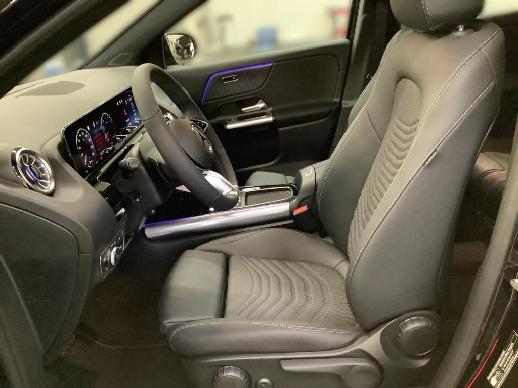 Mercedes-Benz GLA 220 4MATIC +NIGHT+19+PANO+8G+MULTIBEAM+AHK+ Mercedes-Benz GLA 220 4MATIC +NIGHT+19+PANO+8G+MULTIBEAM+AHK+