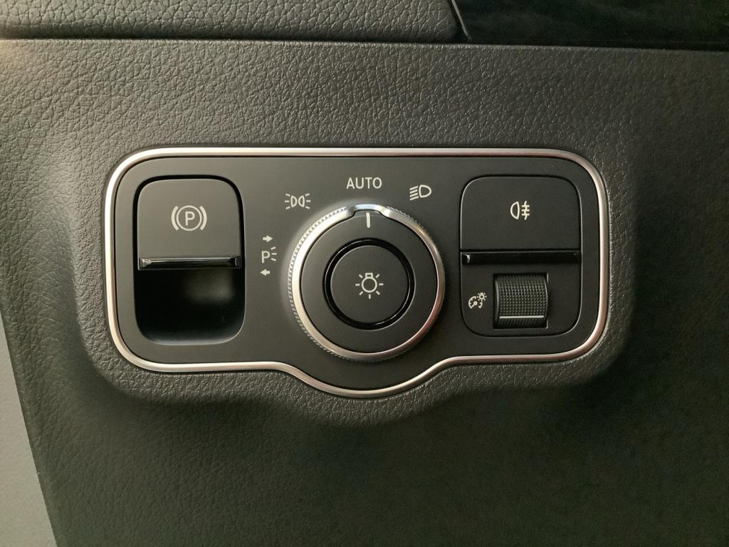 Mercedes-Benz GLA 220 4MATIC +NIGHT+MULTIBEAM+MBUX+19+8G-DCT+ Mercedes-Benz GLA 220 4MATIC +NIGHT+MULTIBEAM+MBUX+19+8G-DCT+