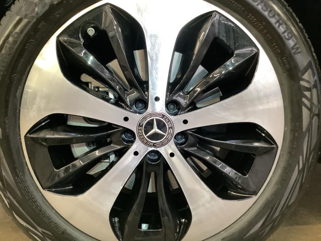 Mercedes-Benz GLA 220 4MATIC +NIGHT+MULTIBEAM+MBUX+19+8G-DCT+ Mercedes-Benz GLA 220 4MATIC +NIGHT+MULTIBEAM+MBUX+19+8G-DCT+