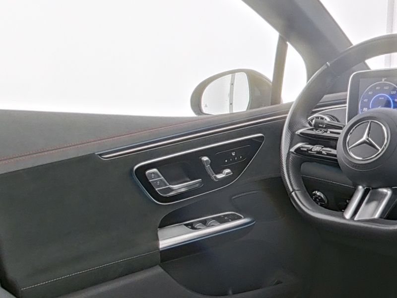 Mercedes-Benz EQE 300 AMG/LED/Panorama-SD/Memory-P./Kamera/ Mercedes-Benz EQE 300 AMG/LED/Panorama-SD/Memory-P./Kamera/