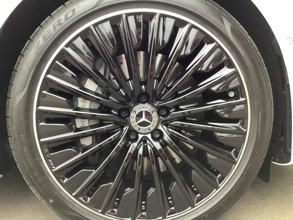 Mercedes-Benz E 200 Limousine ++AMG+9G+MBUX+PANO+20+NIGHT++ Mercedes-Benz E 200 Limousine ++AMG+9G+MBUX+PANO+20+NIGHT++