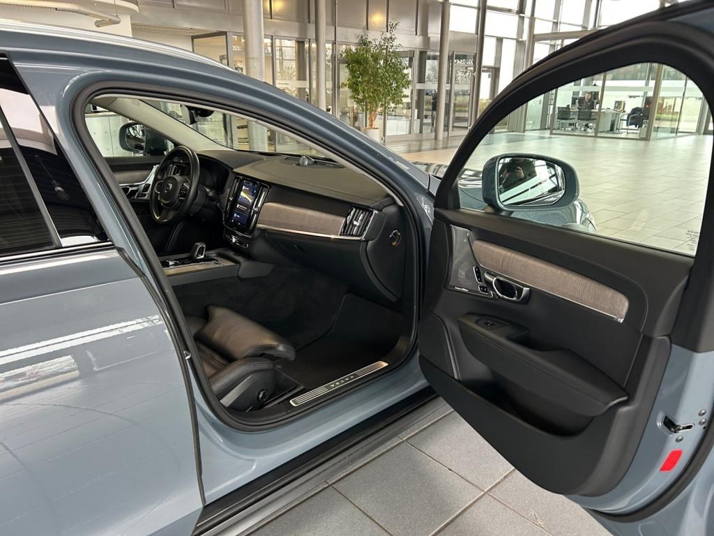 Volvo V90 Cross Country AWD/Pro/LED/Standheizung/HUD/ Volvo V90 Cross Country AWD/Pro/LED/Standheizung/HUD/