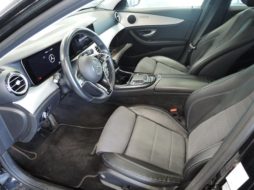 Mercedes-Benz E 300 de 4M T Avantgarde/9G/LED/Panorama-SD/AHK/ Mercedes-Benz E 300 de 4M T Avantgarde/9G/LED/Panorama-SD/AHK/