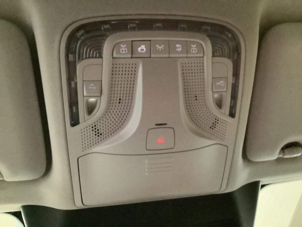 Mercedes-Benz V 300d 4MATIC AVANTGARDE Lang AMG/MultiBeam/AHK Mercedes-Benz V 300d 4MATIC AVANTGARDE Lang AMG/MultiBeam/AHK