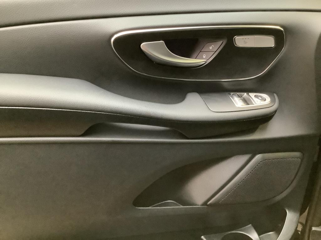 Mercedes-Benz V 300d STYLE Lang Multibeam/Distronic/AHK2.5t Mercedes-Benz V 300d STYLE Lang Multibeam/Distronic/AHK2.5t