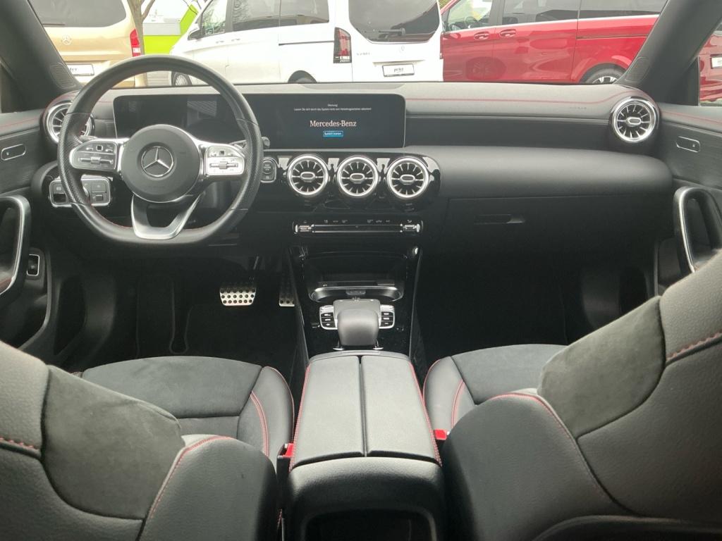 Mercedes-Benz CLA 220 d Coupé AMG/Night/19/LED/Distronic/ Mercedes-Benz CLA 220 d Coupé AMG/Night/19/LED/Distronic/