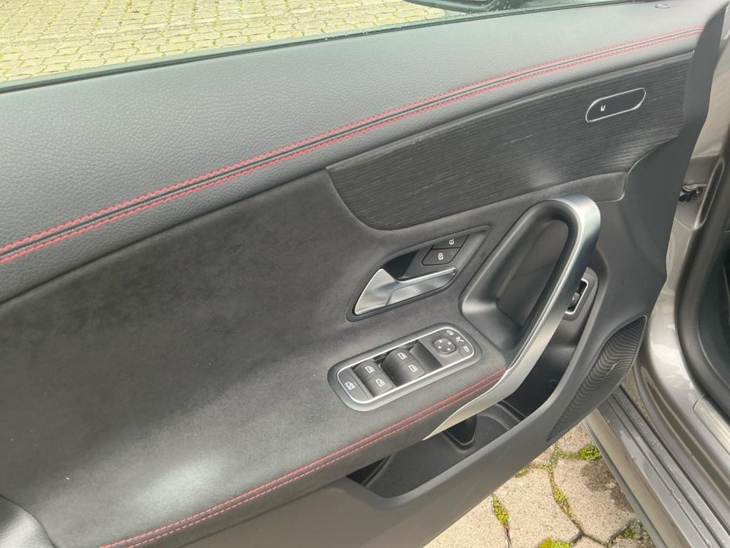 Mercedes-Benz CLA 220 d Coupé AMG/Night/19/LED/Distronic/ Mercedes-Benz CLA 220 d Coupé AMG/Night/19/LED/Distronic/