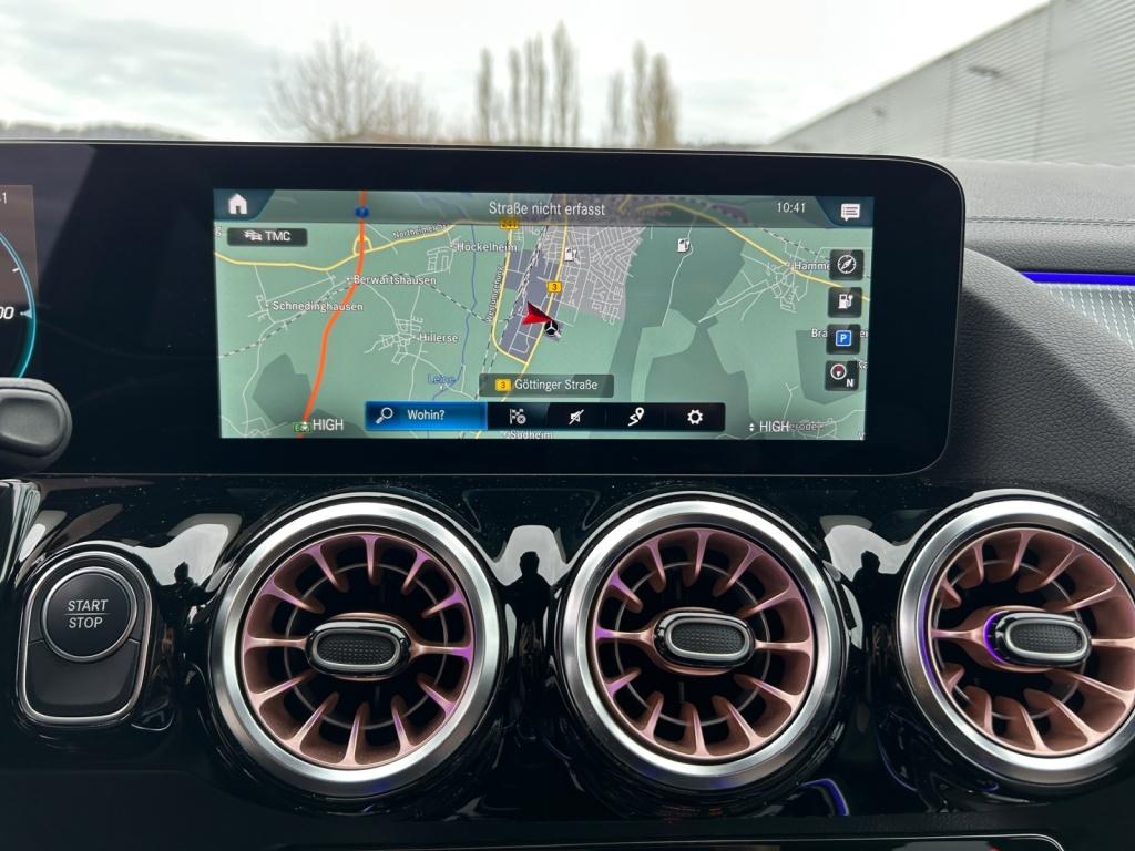 Mercedes-Benz EQA 250 Night/Electric Art/LED/Pano-SD/Distronic Mercedes-Benz EQA 250 Night/Electric Art/LED/Pano-SD/Distronic